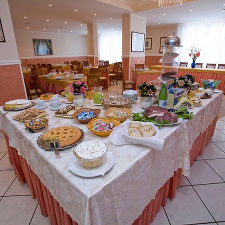 Hotel Verdi Ф'юджі Екстер'єр фото