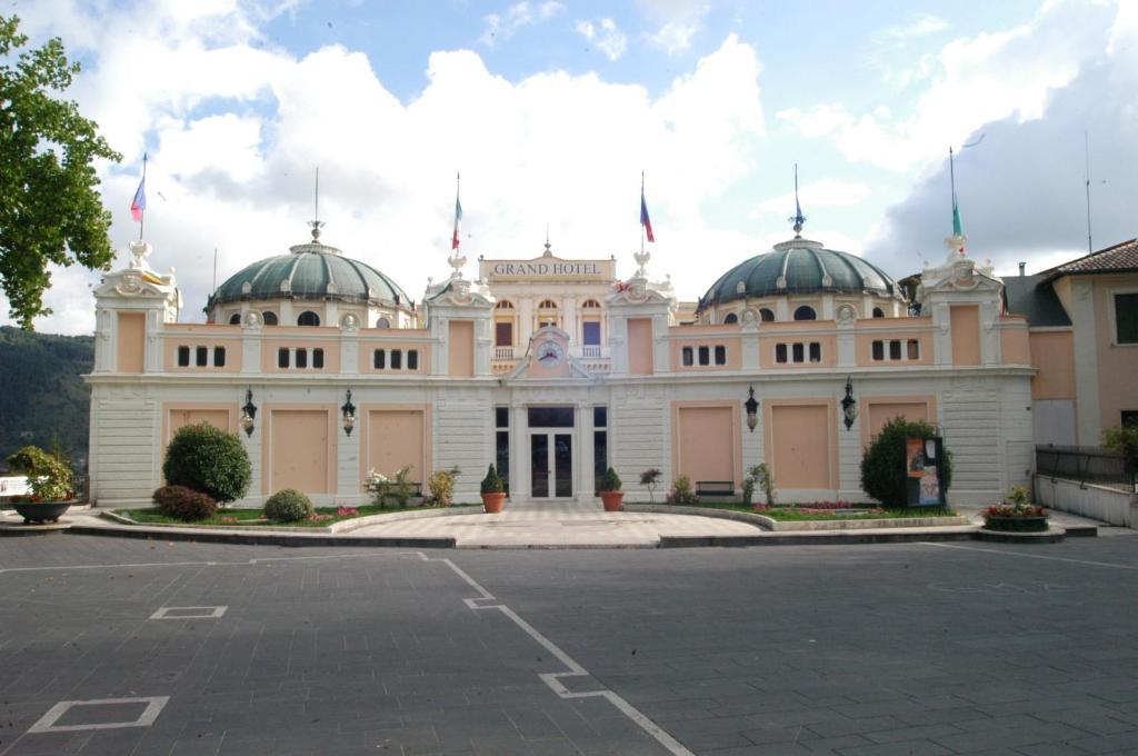 Hotel Verdi Ф'юджі Екстер'єр фото